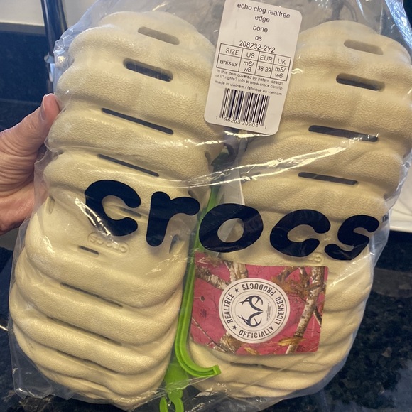 Crocs Echo Clog Realtree Edge Camo Bone (Size 6 men) size 8 women. Unisex - Picture 2 of 4